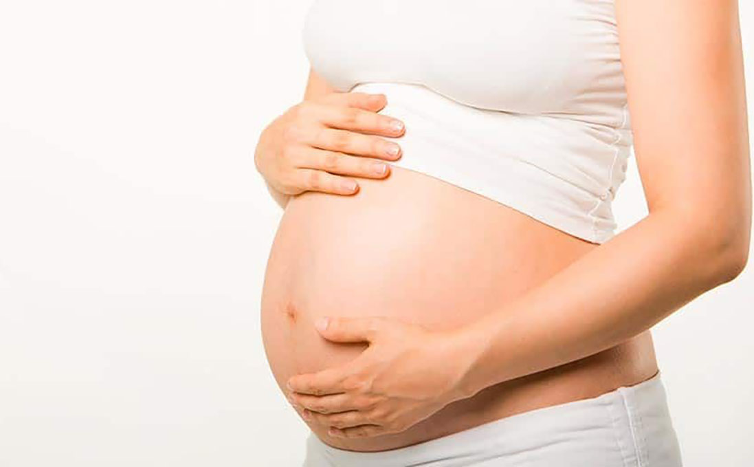 حكة البطن أثناء الحمل وكيفية التخلص منها